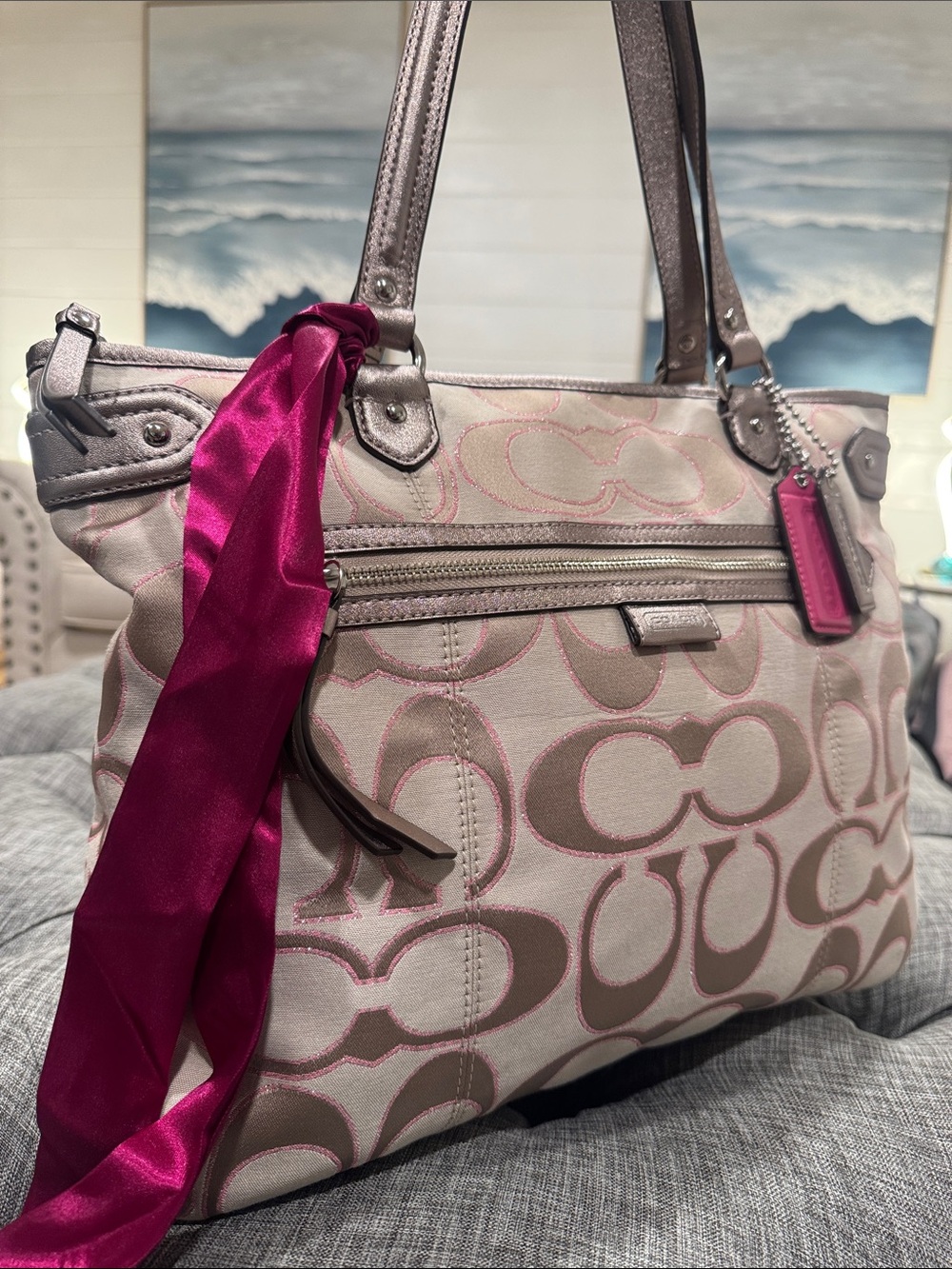 Coach Bag  Daisy Glitter Sparkle Outline Tan Pink Signature Emma Tote EUC - Picture 3 of 17